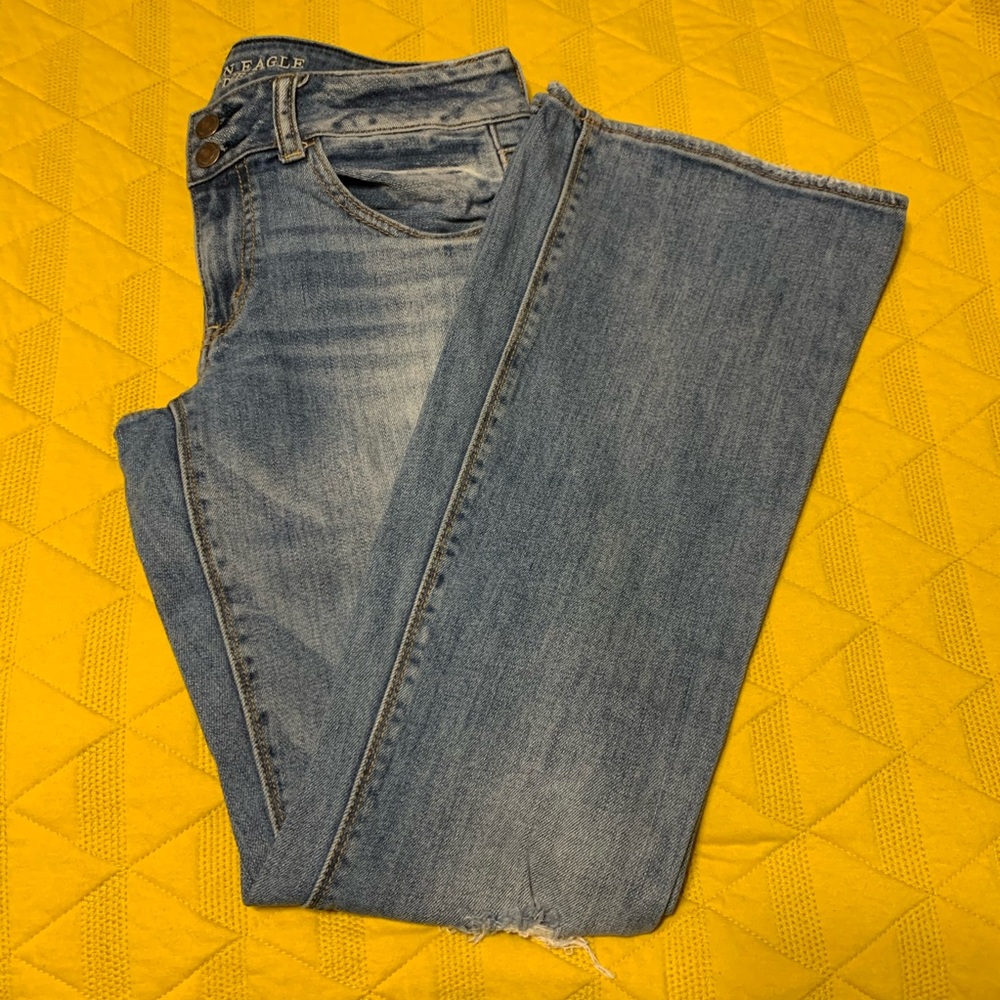 AMERICAN EAGLE Artist Fit Distressed Flare Jeans